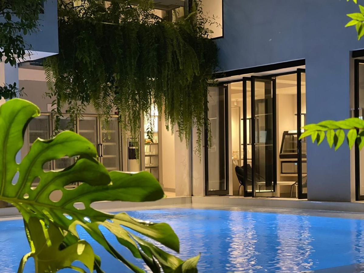 Por Daowadung Hotel Chiang Mai Exterior photo